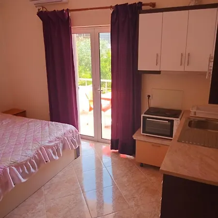 Selmani Apartment Ksamil